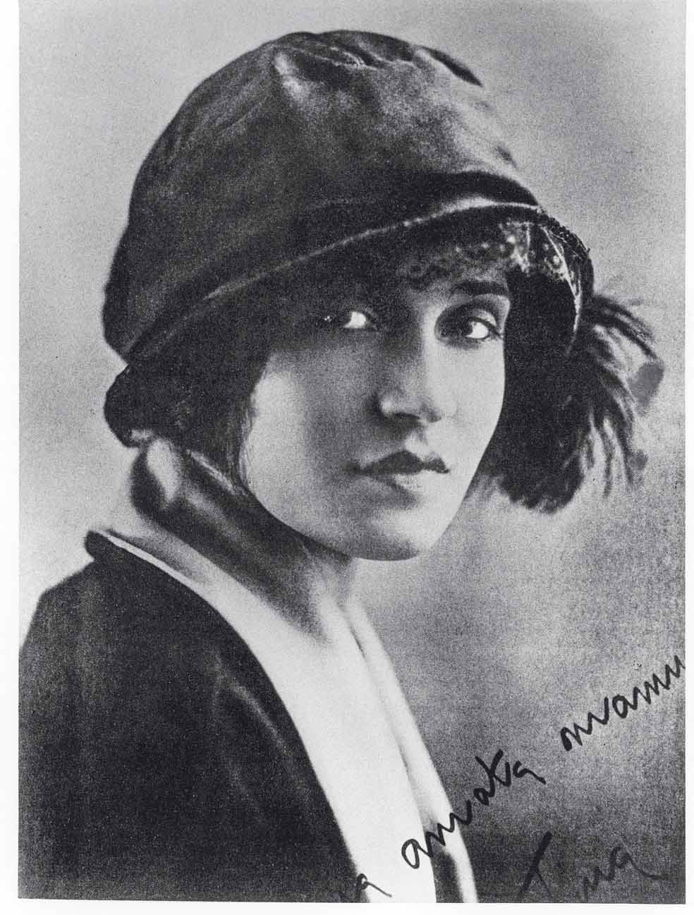 La revolucionaria Tina Modotti: fotógrafa, actriz, enfermera, espía...